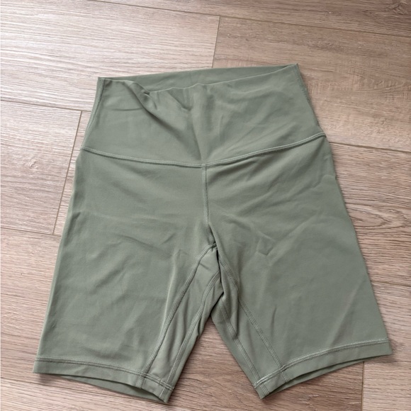 lululemon align HR short 8” - size 6 - Picture 1 of 6